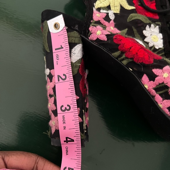 Floral ankle boots - Picture 9 of 9